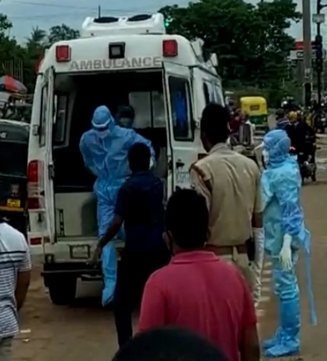  COVID-19 patient flees from hospital in Bhubaneswar, caught by locals