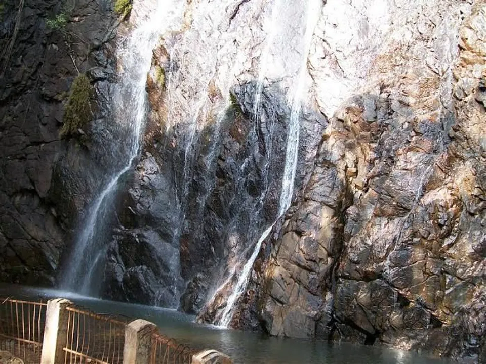  Selfie proves deadly as medical student drowns in waterfall in Odisha
