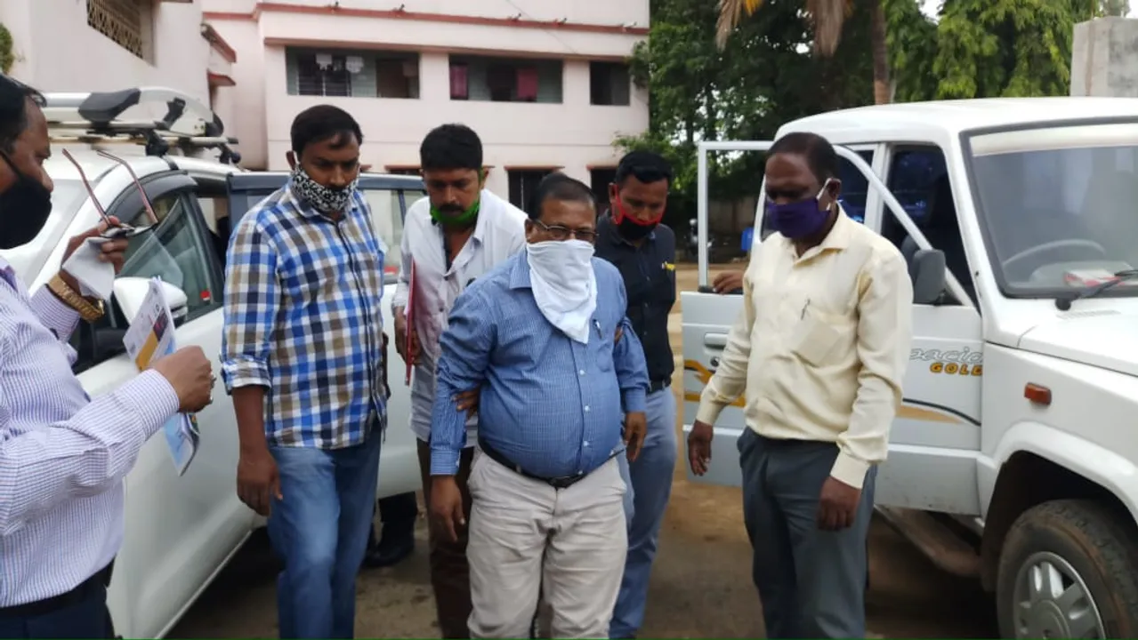  Odisha: Over Rs 11 lakh seized from Agri Officer's car