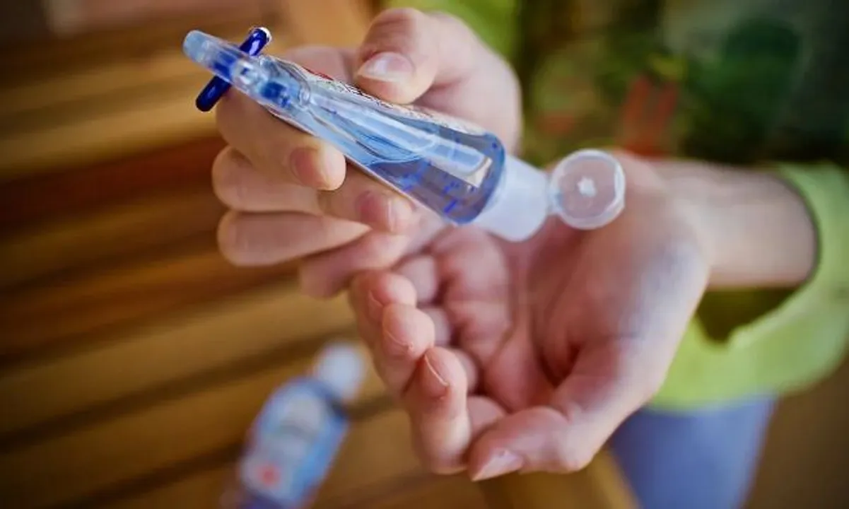  Too much hand sanitiser can lead to severe hand dermatitis