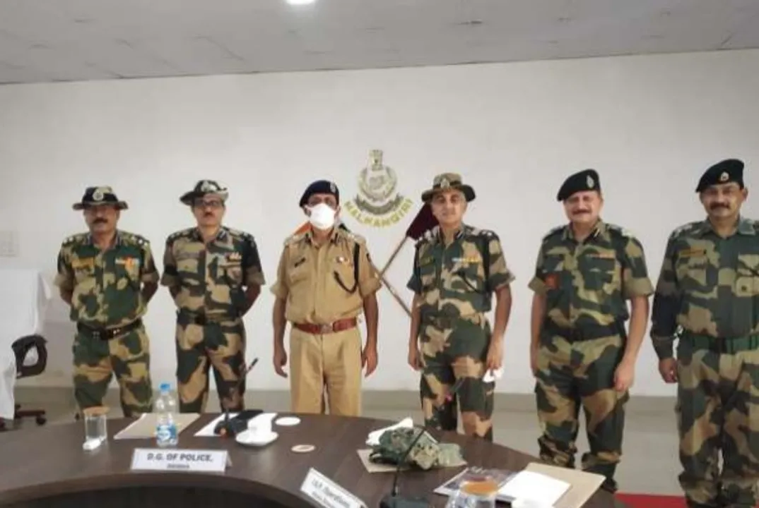  Odisha DGP reviews LWE activities in Malkangiri, hails Corona Warriors