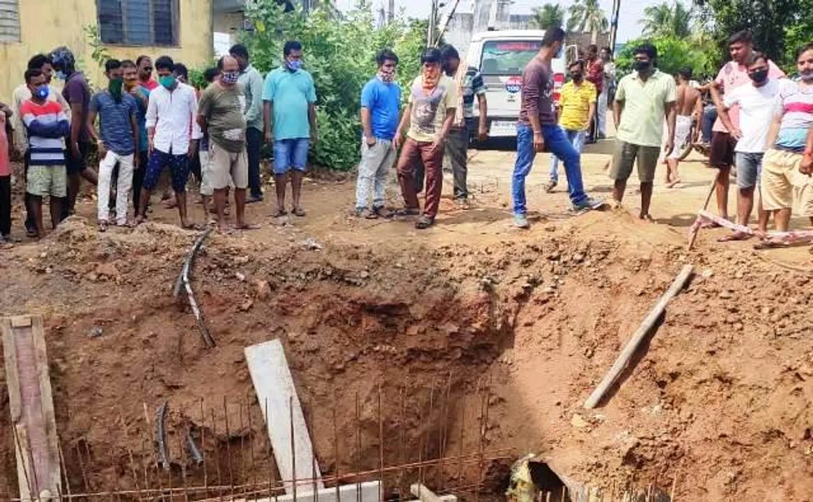  Man dies after falling into under-construction drain in Berhampur