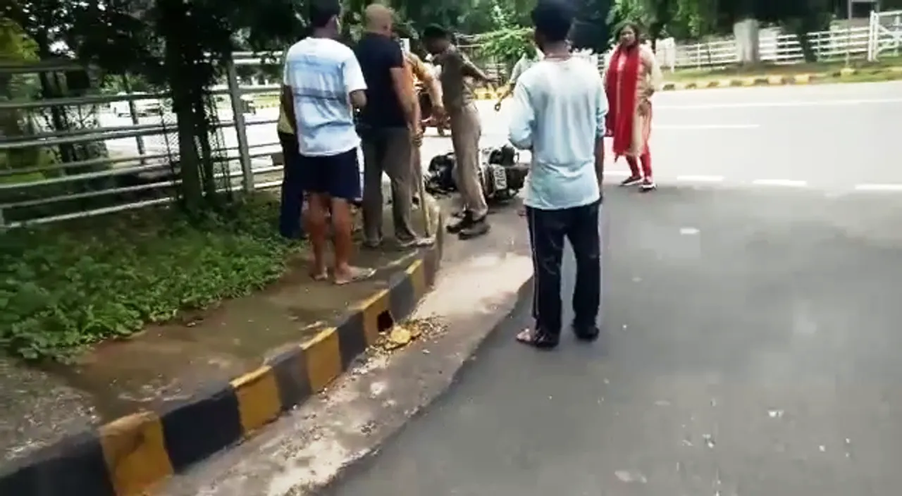  Tension in Odisha capital as man assaults woman, cops & strips self