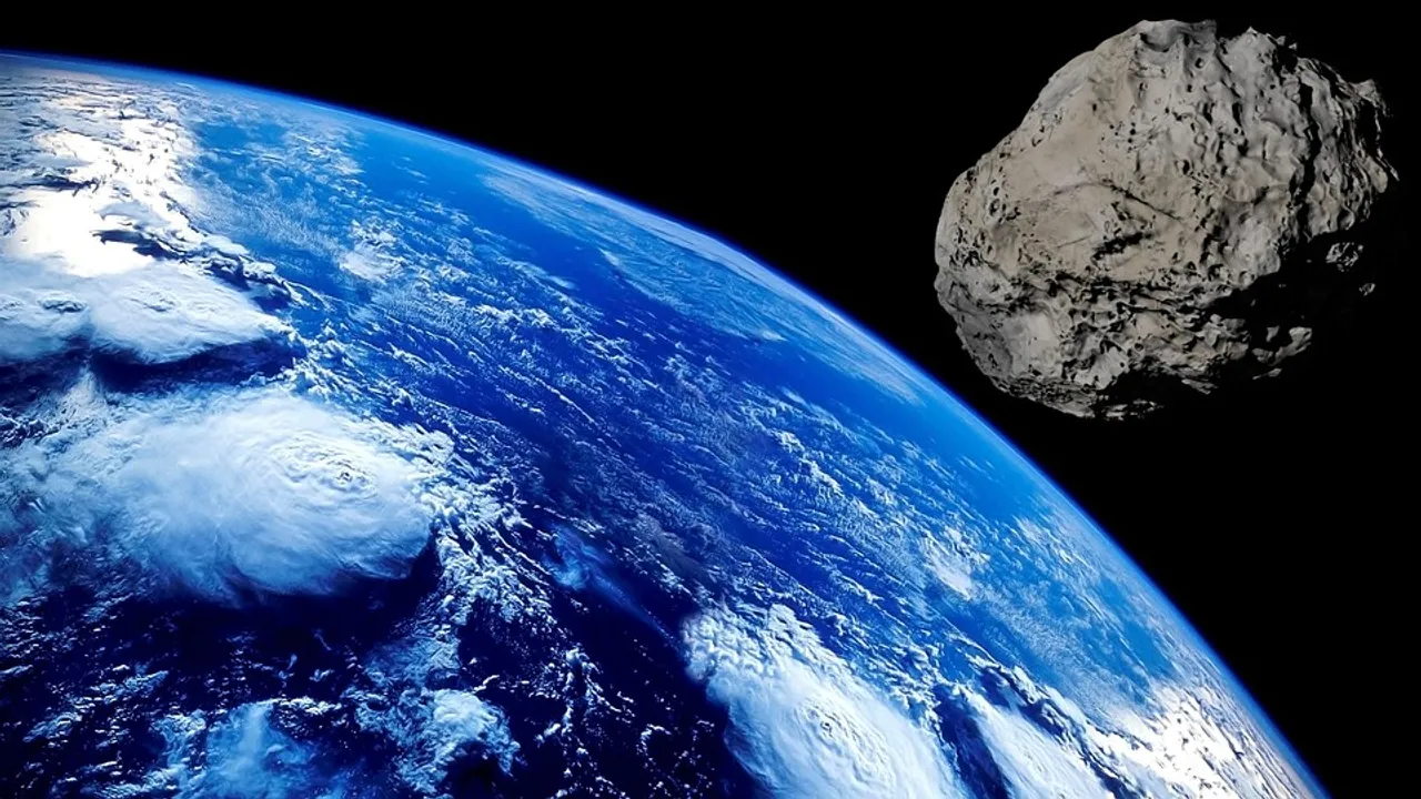  SUV-sized asteroid flies past Earth above Indian Ocean