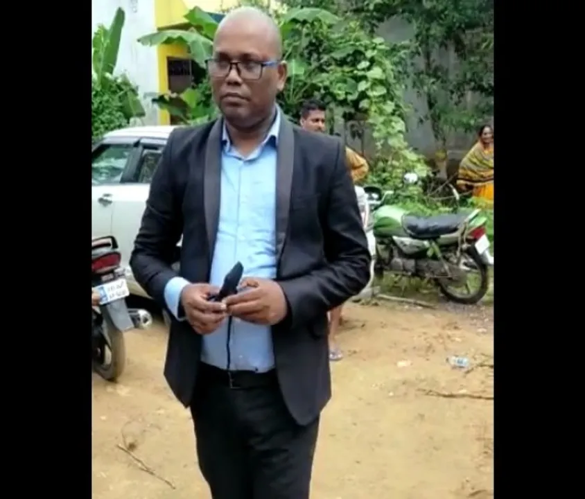  Fake NABARD director trying to dupe retired Govt employee caught in Odisha