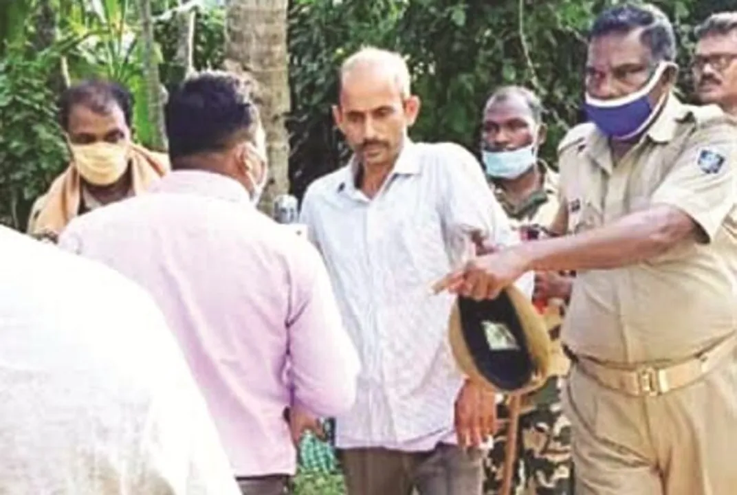  Man holds mother hostage to evade arrest in Odisha