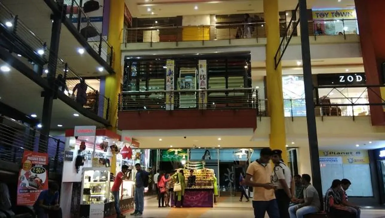  COVID surge: Malls, markets in Odisha capital under strict surveillance