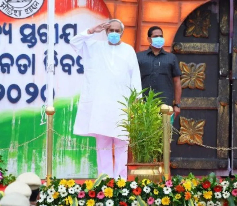  Odisha CM unfurls tricolour, pays tribute to COVID warriors on I-Day