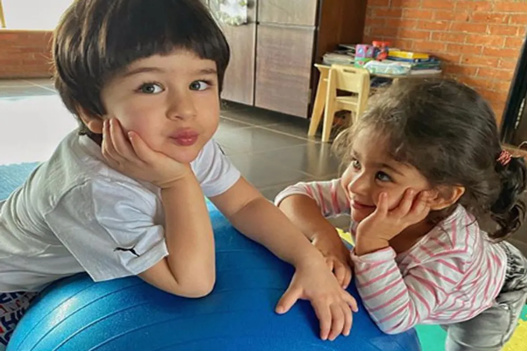  Kareena, Soha share Raksha Bandhan spirit with pic of Taimur, Inaaya