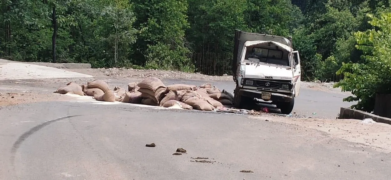 One dead, 2 injured as rice-laden truck overturns in Nabarangpur