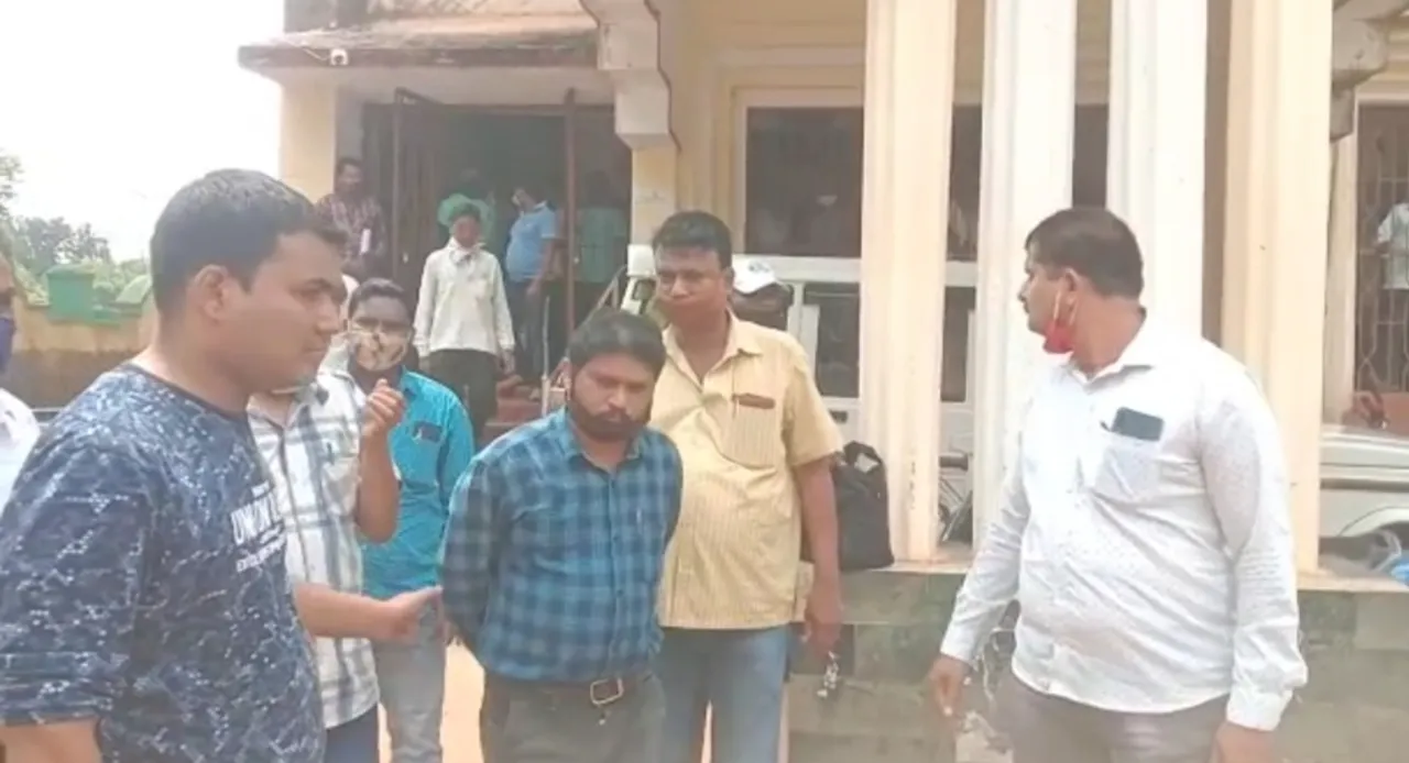  BDO Revenue Assistant caught taking bribe in Odisha