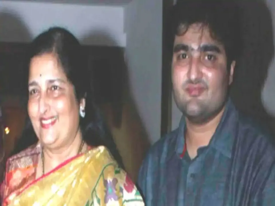  Anuradha Paudwal's son Aditya dies of kidney failure at 35