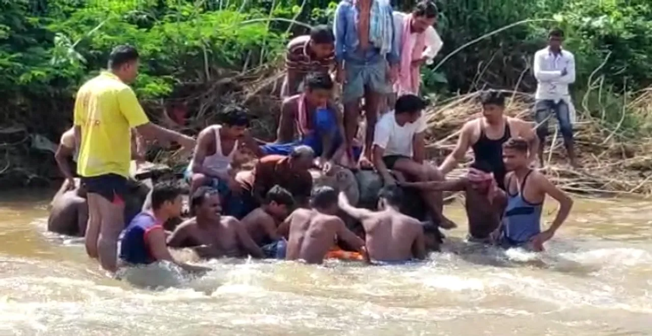  5-YO Odisha boy gets trapped in rock crevice in flooded stream; rescued