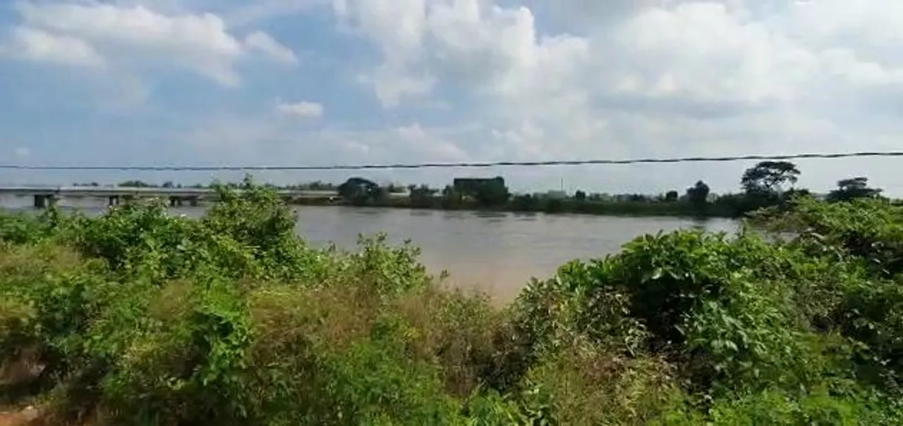  Man jumps into river from bridge in Odisha capital