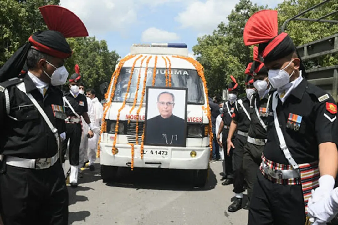  Pranab Mukherjee cremated with military honours amid Covid-19 precautions