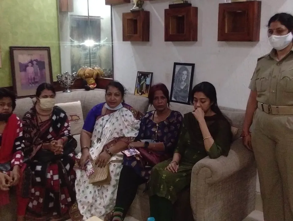  Odisha Rights activists attempt to broker peace between Anubhav-Varsha