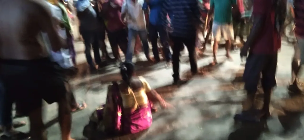  Odisha: Woman beaten up by police for not wearing mask