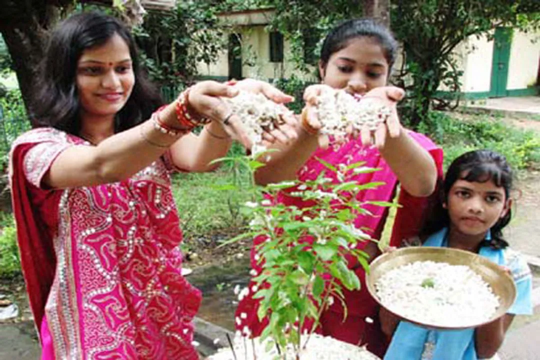  COVID-19 pandemic fails to dampen Kumar Purnima festivity in Odisha