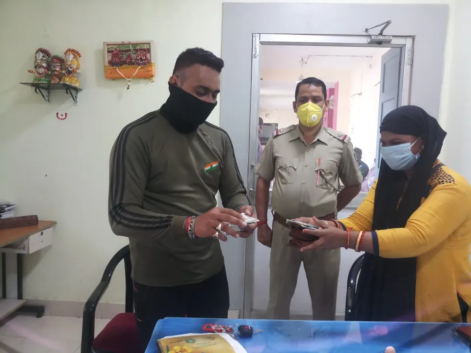  Odisha woman cop draws praise for honesty