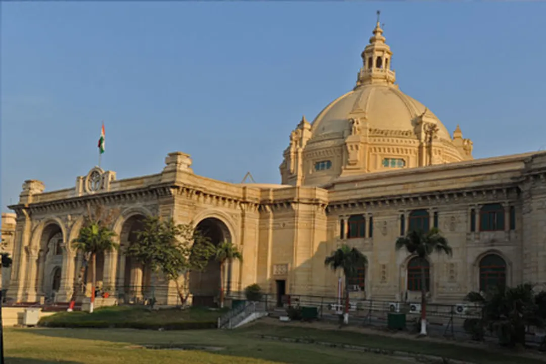  Woman attempts self-immolation in front of UP Vidhan Sabha