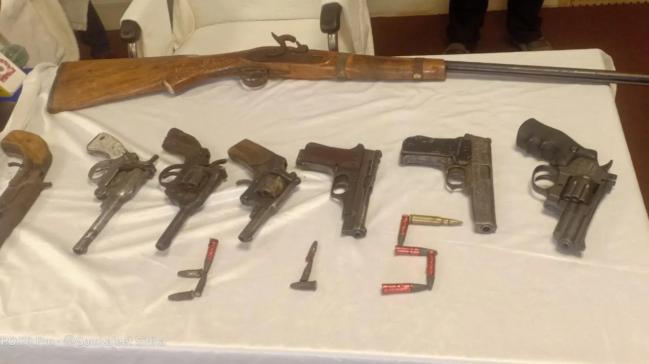  Two illegal arms dealers nabbed in Odisha capital; 8 guns seized