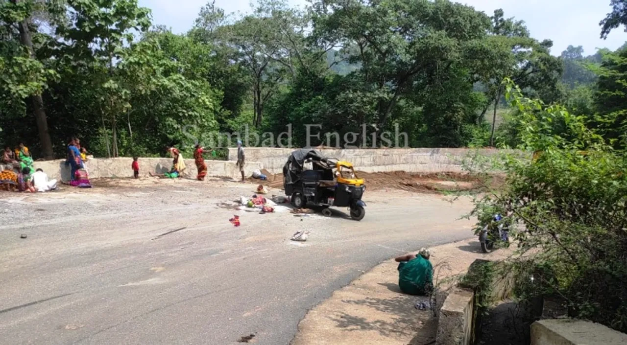  Odisha: 2 women killed, over 10 hurt as overcrowded auto-rickshaw meets with accident
