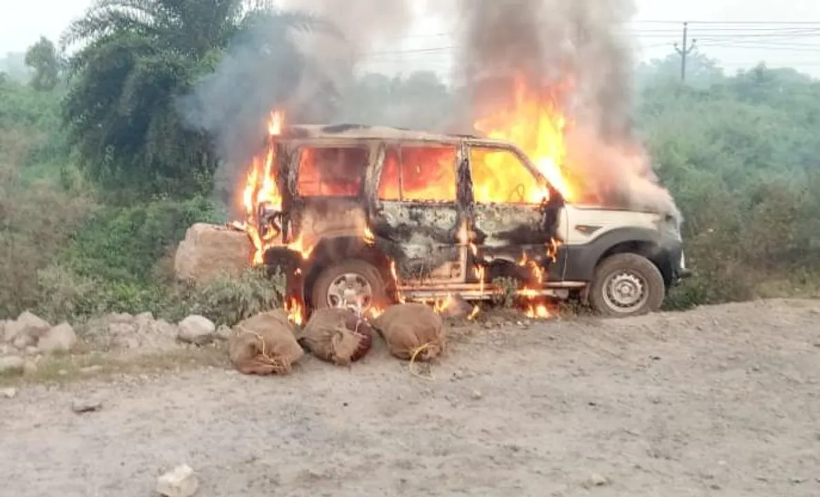  Woman among 3 roughed up; SUV set afire in Odisha's Rourkela