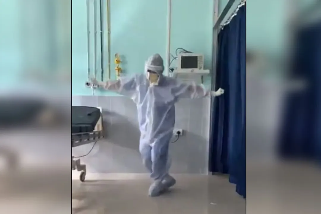  [WATCH] PPE-clad doc dances to Hrithik’s song in Assam hospital; impresses actor