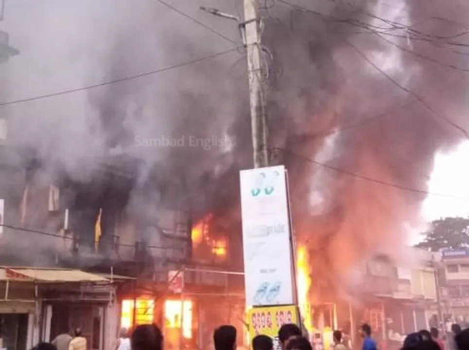  Massive fire breaks out at market complex in Odisha's Rairangpur