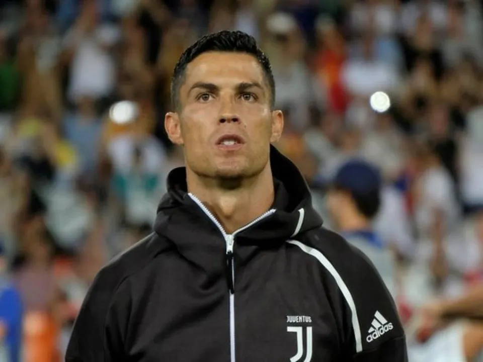  Cristiano Ronaldo tests positive for Covid