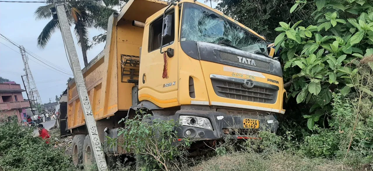  Six including two minors killed after being run over by tipper truck in Odisha