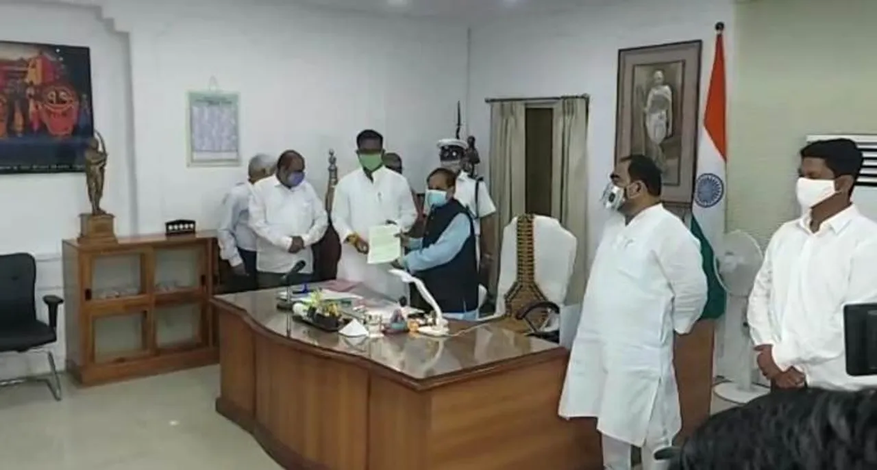  BJD's Swarup Das, Bijay Shankar Das sworn in as Balasore & Tirtol MLAs