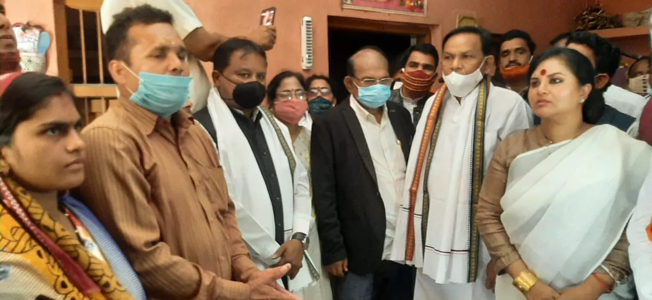  Odisha minor girl murder: High-level BJP team meets parents of deceased