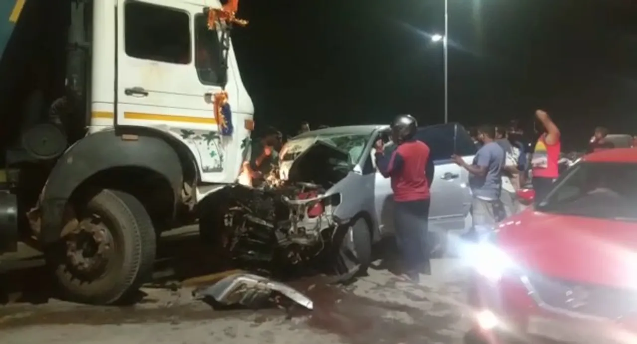 Man critical as SUV rams into hyva truck on Trisulia bridge in Cuttack