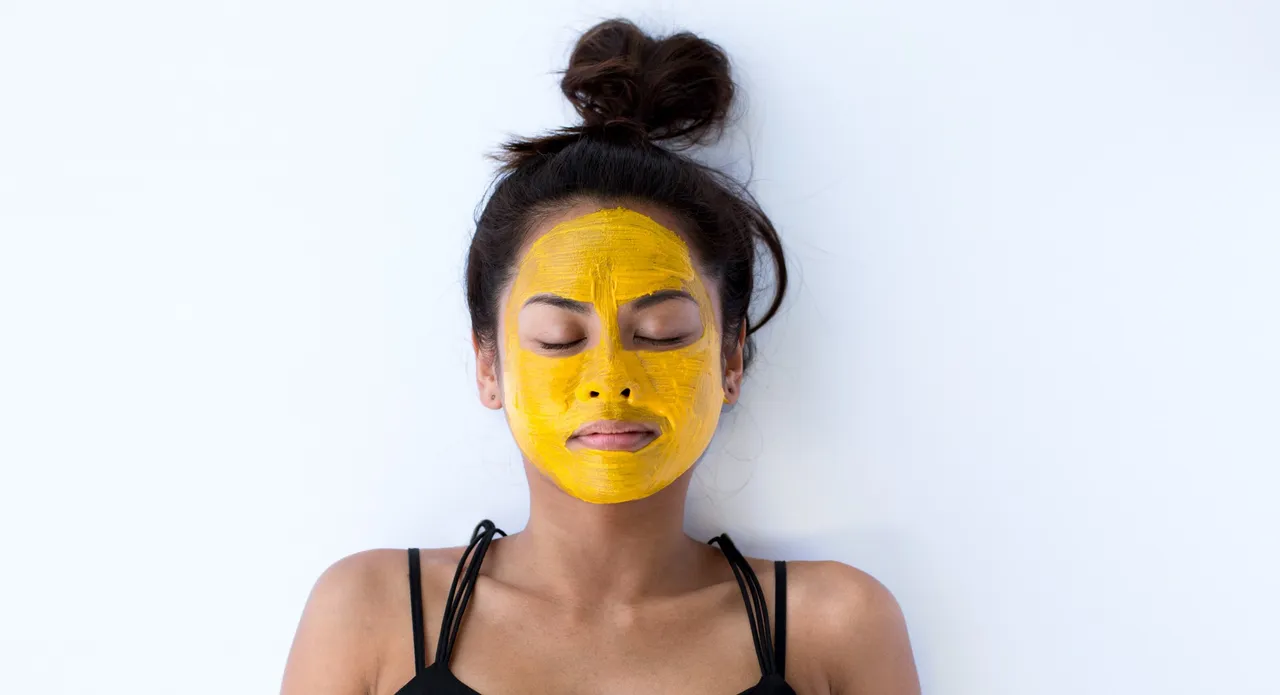  8 Essential Tips to Retain Your Skin's Glow this Fall