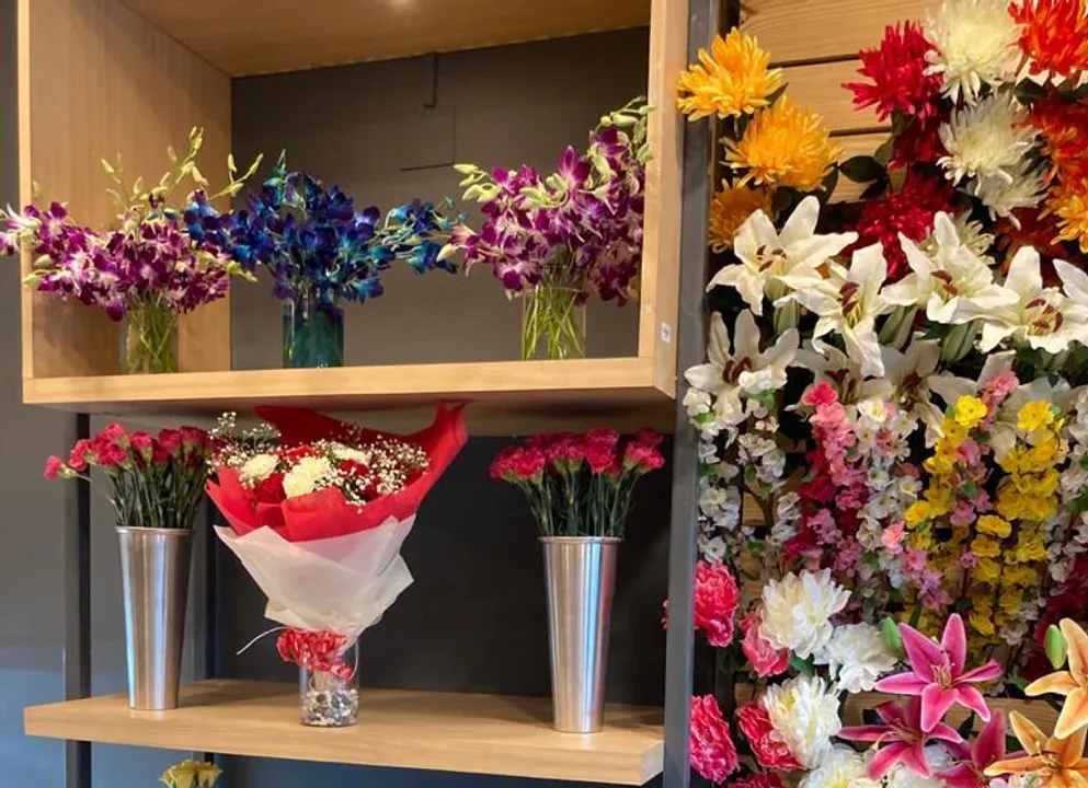  In Odisha, Floweraura opens its first outlet