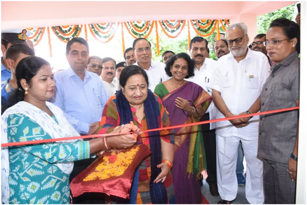  Odisha Governor Ganeshi Lal's wife passes away
