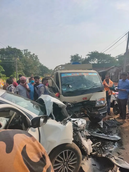  6 injured after car collides with mini-truck in Odisha's Ganjam