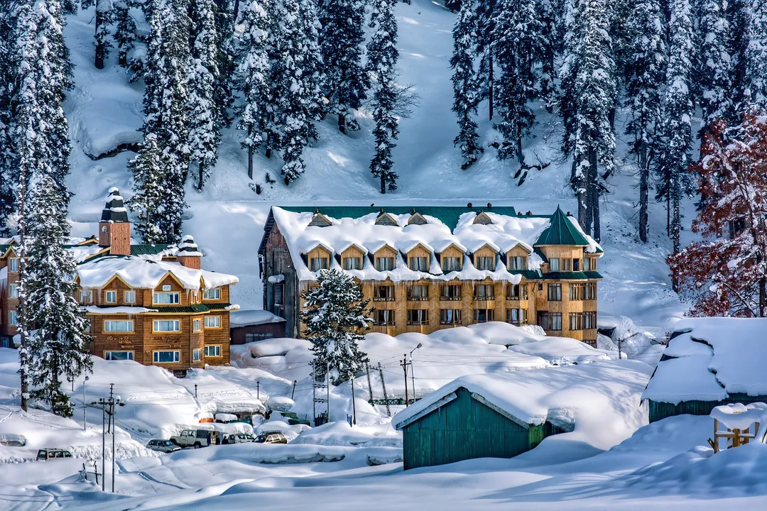  Plan a winter gateway to one of these Destinations to witness the seasons' first snow 