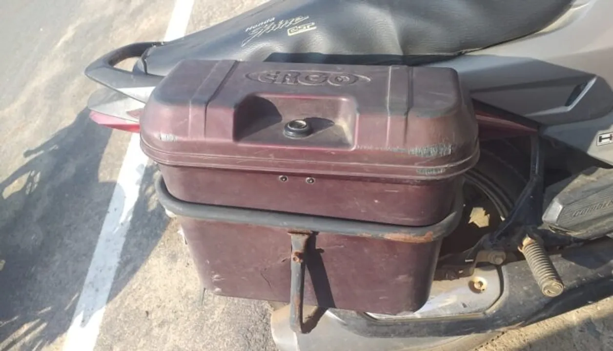  Miscreant loots Rs 1 lakh from motorcycle side box in Odisha's Baripada