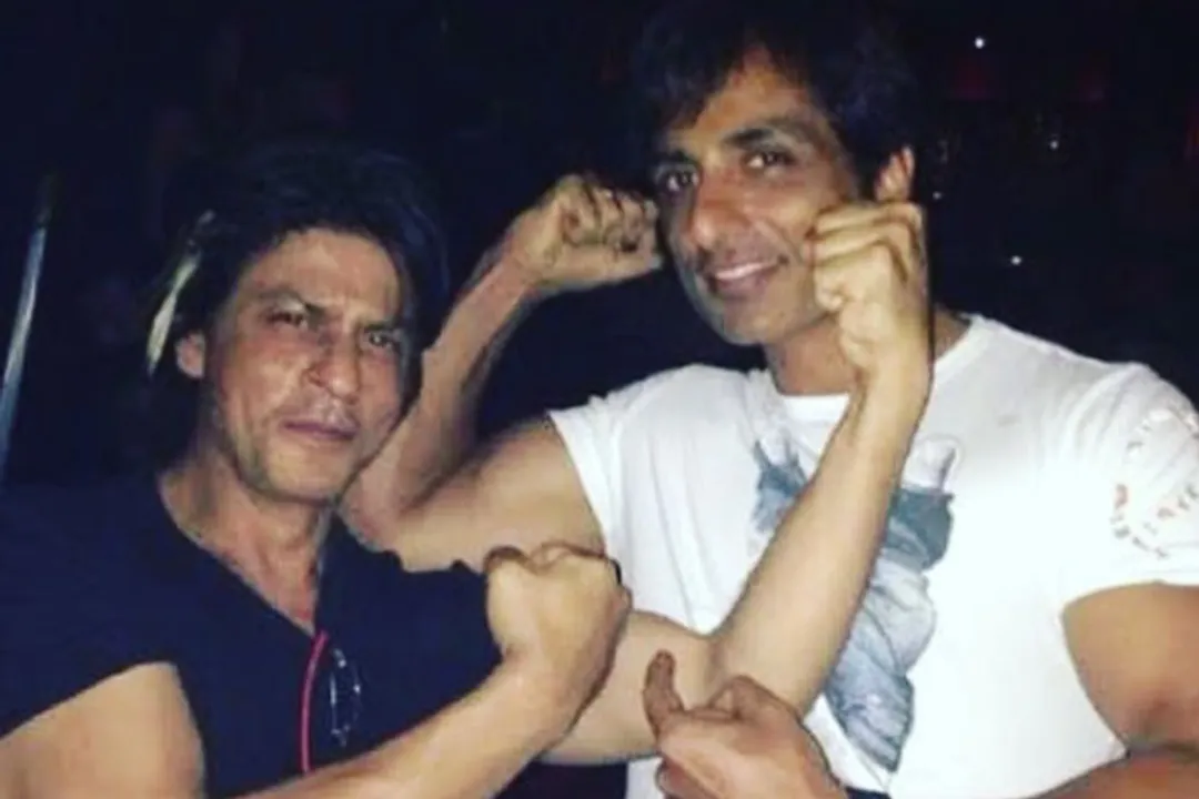  Sonu Sood advices a fan on how to get SRK-style b'day celebration