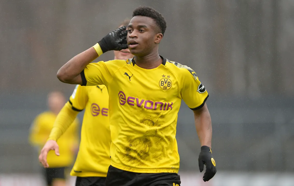  Borussia Dortmund Striker Youssoufa Moukoko, 16, Becomes Youngest Champions League Player