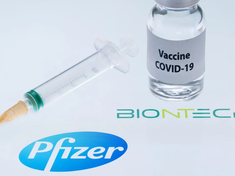  U.K. Clears COVID Vaccine Of Pfizer-Biontech