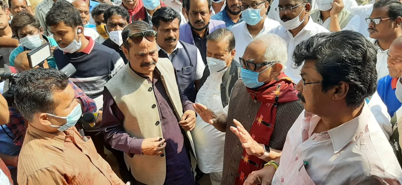  Nayagarh minor girl murder: Congress, BJP delegations meet deceased's family