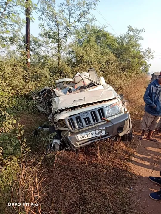  3 killed, four critical as marriage party SUV from Odisha hits truck in C'garh