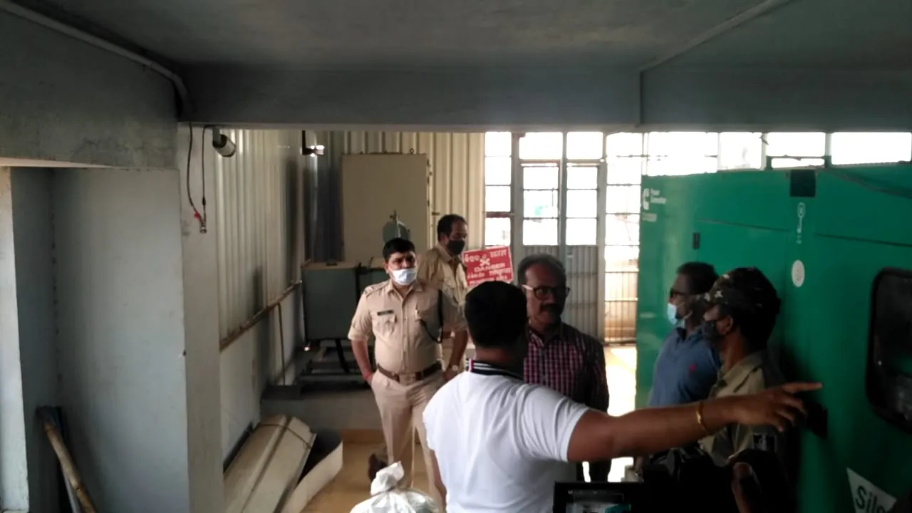  Gold worth nearly Rs 20 lakh, Rs 1.4 lakh cash looted from jewellery shop in Berhampur
