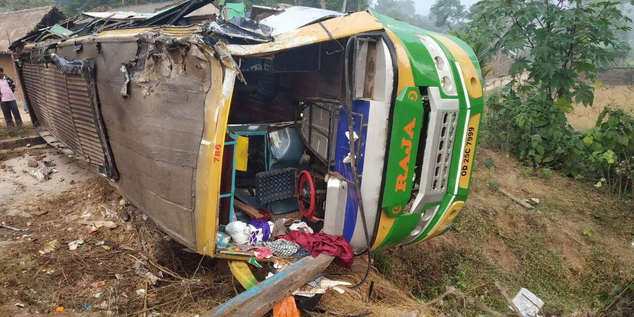  Bhubaneswar-bound bus overturns in Kandhamal; 27 injured