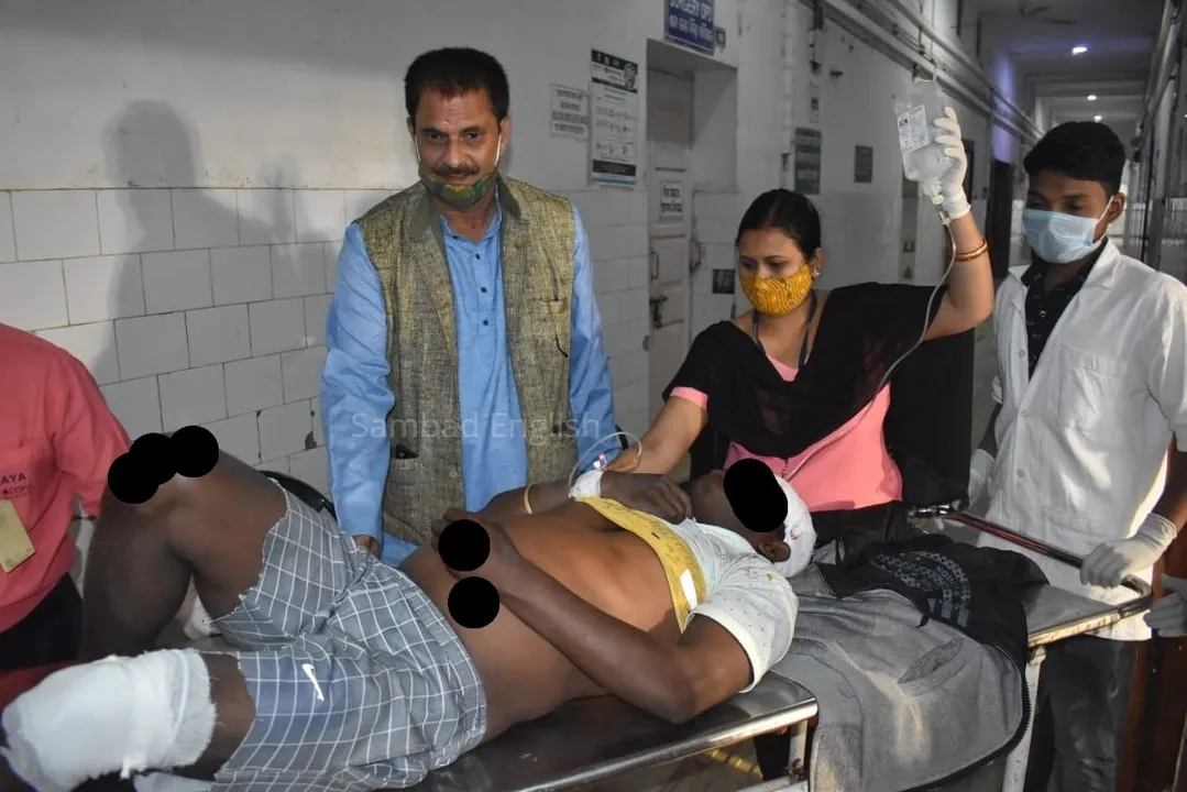  Odisha min Samir Dash turns saviour for road accident victim