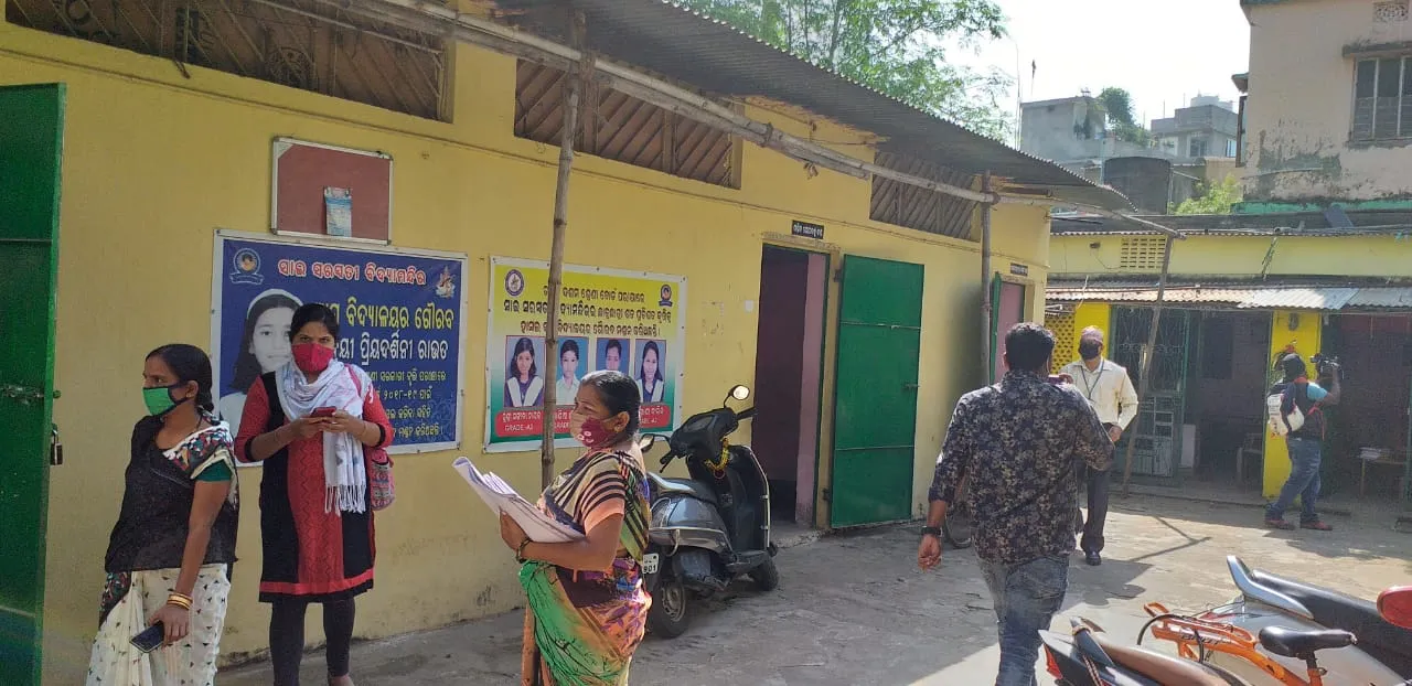  School sealed in Odisha capital for holding classes