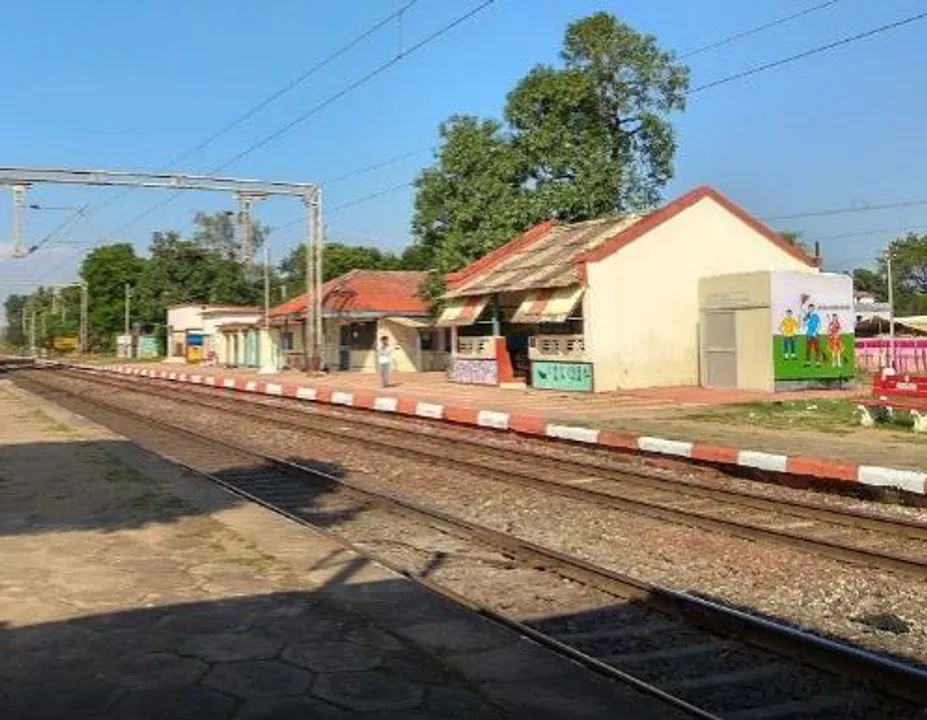  Train runs over girl, youth in Odisha's Jharsuguda